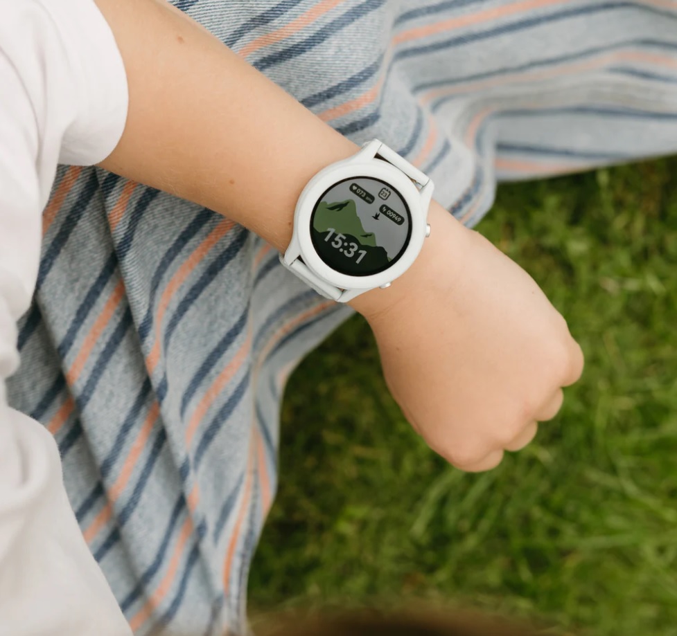 Pourquoi la montre K-Watch de Kidywolf est le cadeau de Noël idéal pour encourager les enfants à mieux s'organiser et à bouger plus