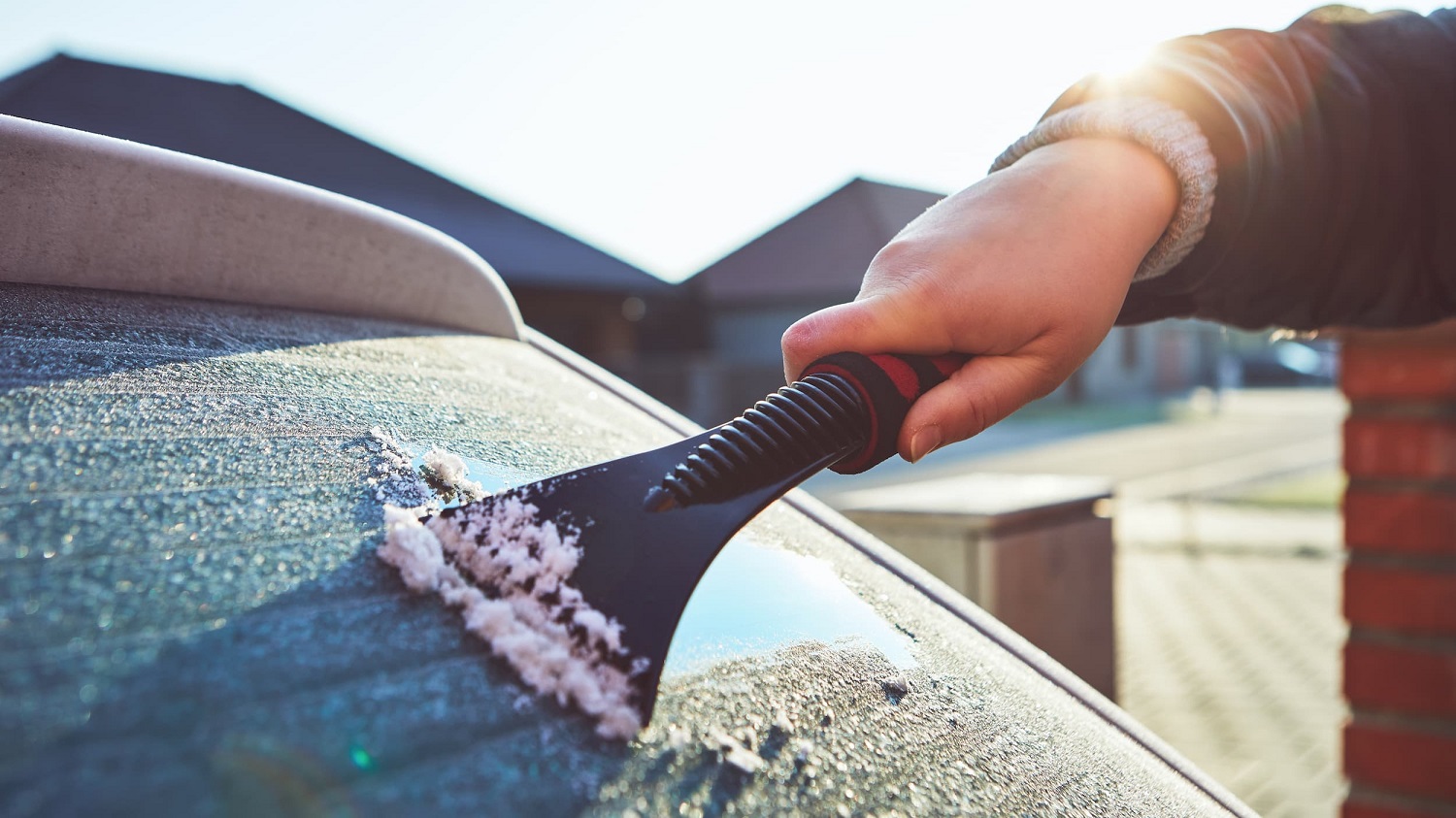 Voici comment dégivrer votre voiture rapidement quand il fait très froid