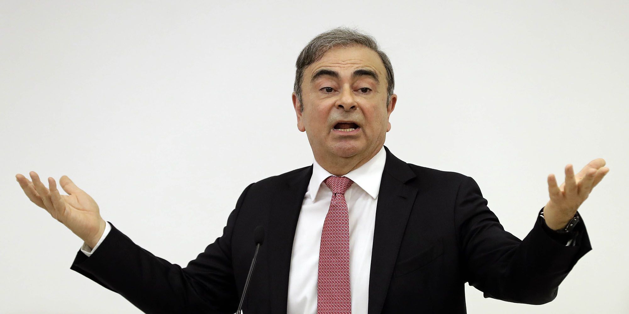 Marc-Olivier Fogiel provoque un clash en direct : la réponse glaciale de Carlos Ghosn