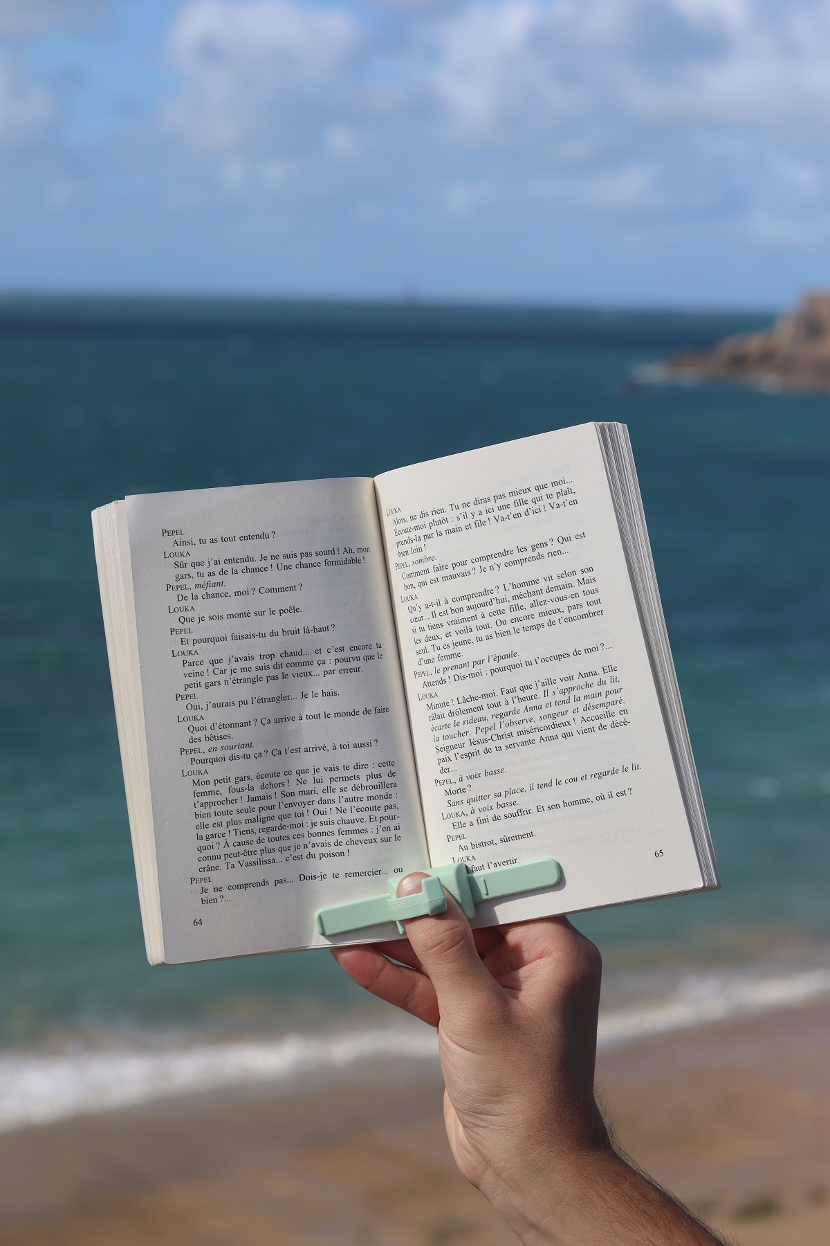 Lizia : l’accessoire de lecture made in France qui va enchanter les amoureux des livres à Noël