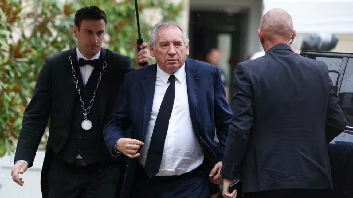 François Bayrou n'a pas de métier, on est vraiment au degré zéro de la politique : l'attaque cinglante de Michel Onfray