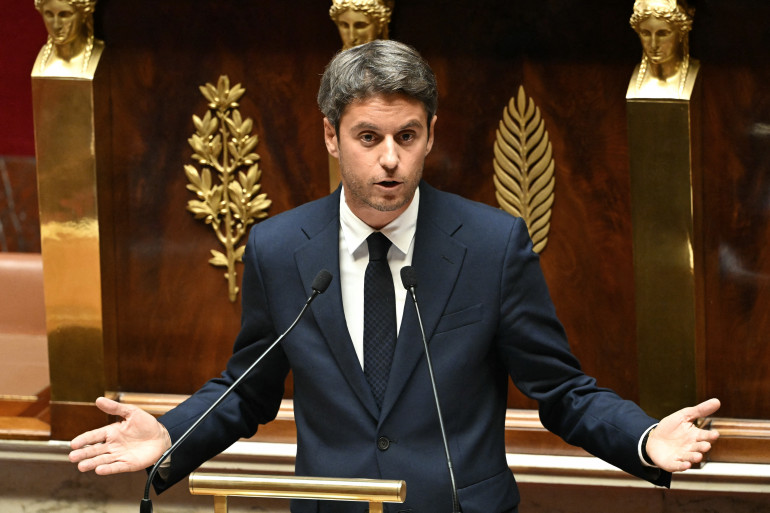 Ce n’est pas aux Français de régler les problèmes du Parlement recadre Gabriel Attal
