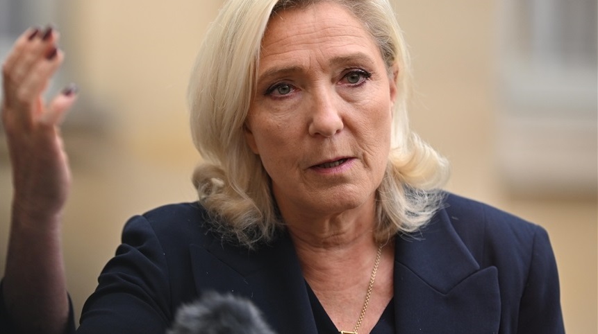 Marine Le Pen dénonce un effondrement démocratique, économique, budgétaire et sécuritaire lors de sa rentrée parlementaire