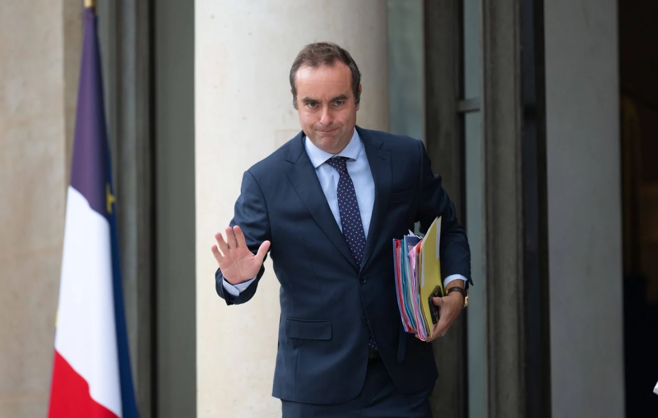 Deux maisons, des prêts et un salaire de ministre : le patrimoine de Sébastien Lecornu dévoilé
