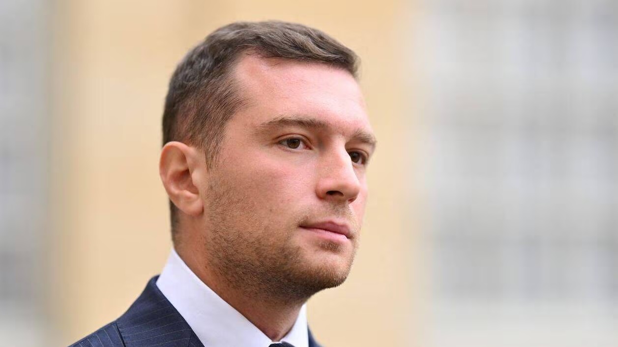 Soit la rupture, soit la censure : Jordan Bardella met la pression à sébastien Lecornu