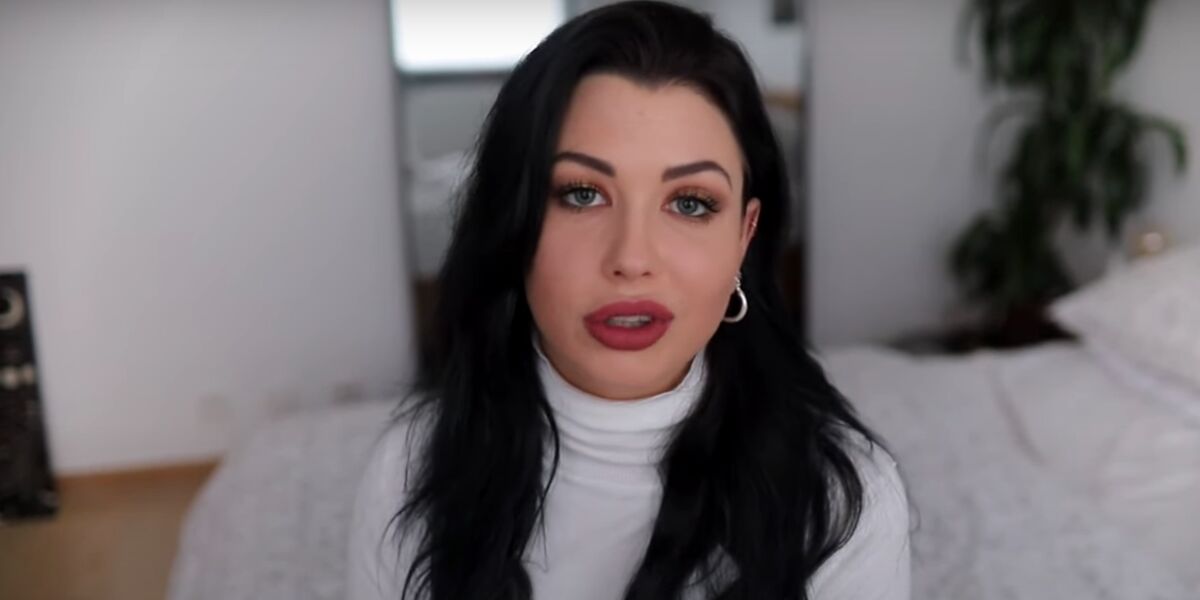 EnjoyPhoenix en larmes : la youtubeuse annonce sa faillite et bouleverse ses abonnés
