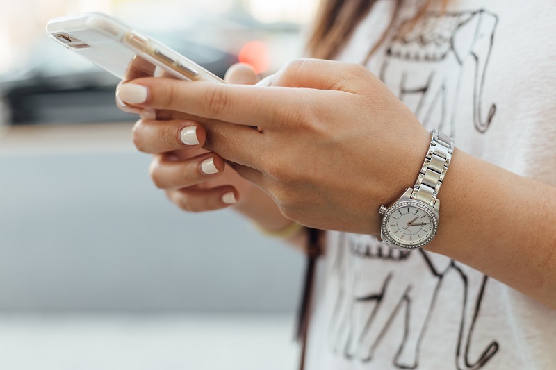 Pourquoi 87 millions de téléphones sonneront en même temps ce dimanche au Royaume-Uni