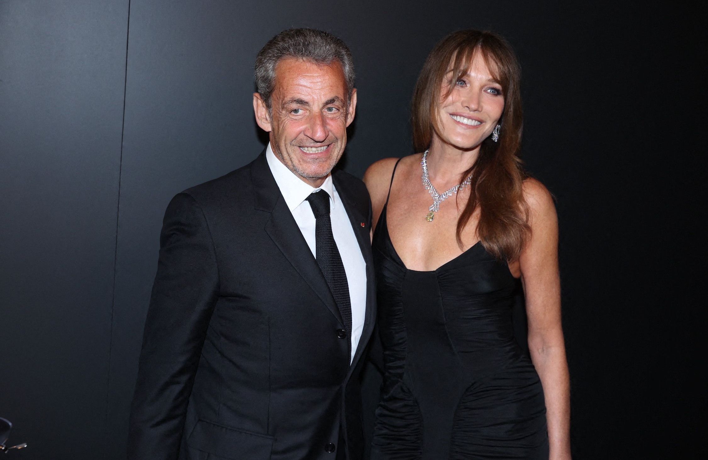 Carla Bruni c&eacute;l&egrave;bre la Saint-Valentin et d&eacute;voile le secret de son couple avec Nicolas Sarkozy