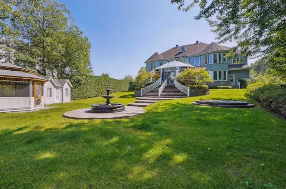 Et si vous alliez dormir chez Céline Dion ? Cette villa mythique désormais en location affole les réservations