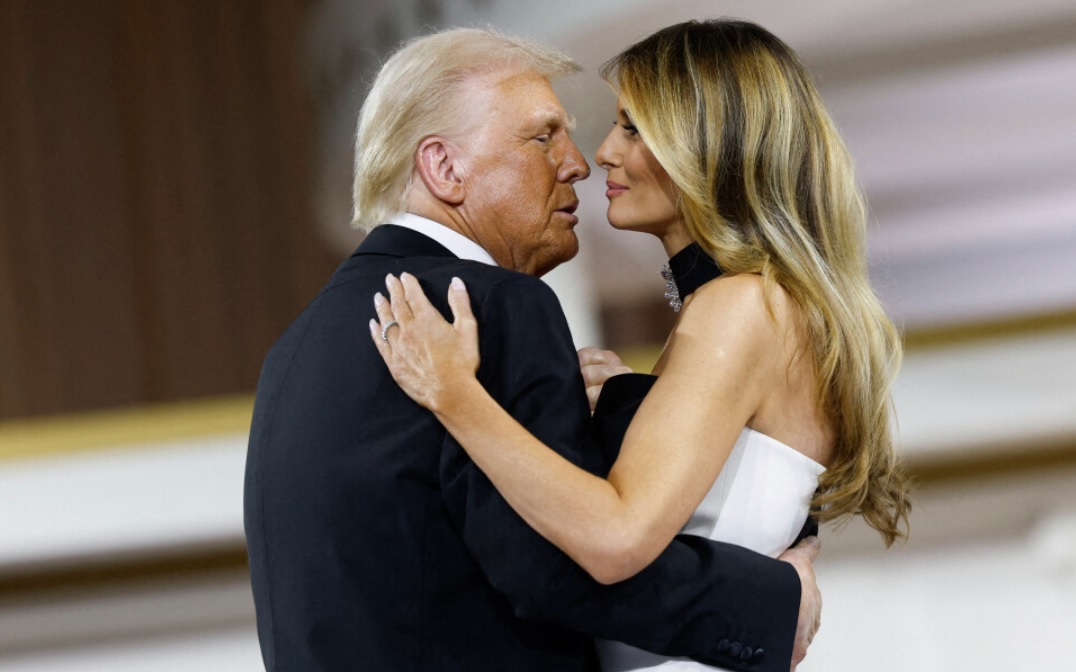 Donald Trump embarrass&eacute; par une question sur Melania&nbsp;: ce moment qui a surpris &agrave; bord de l&rsquo;Air Force One