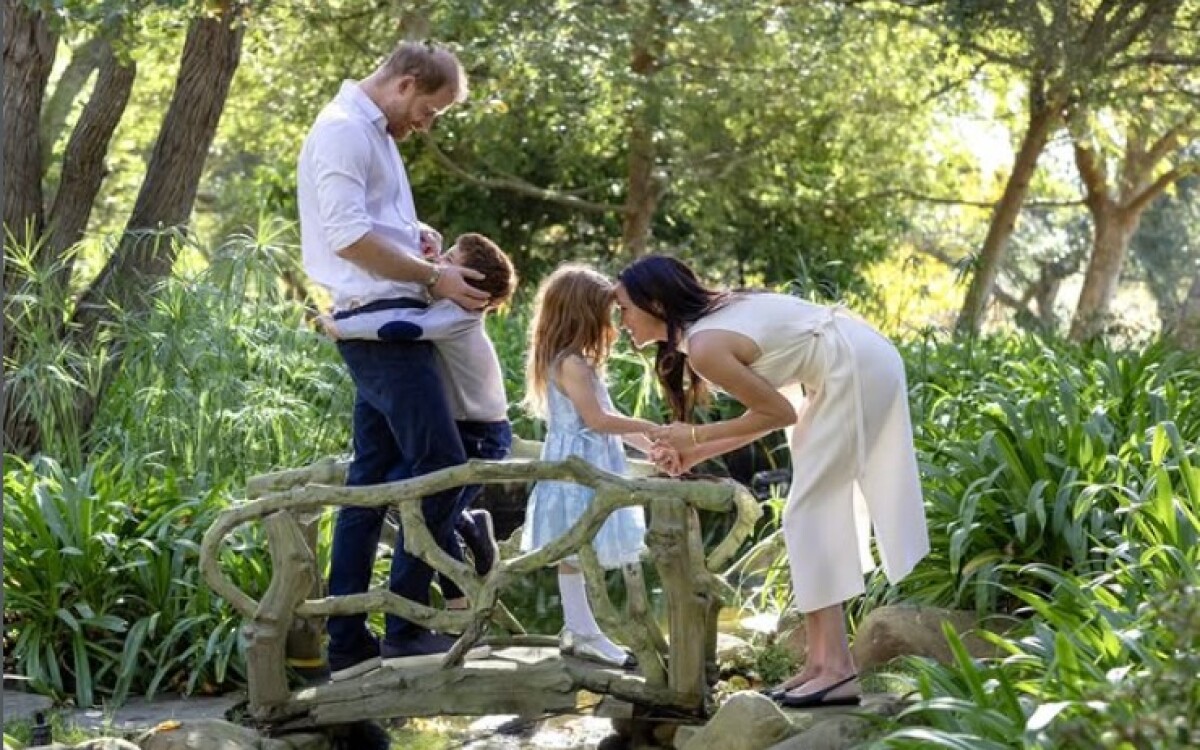 Cette photo de Harry avec Lilibet bouleverse les internautes&hellip; un d&eacute;tail ne passe pas inaper&ccedil;u