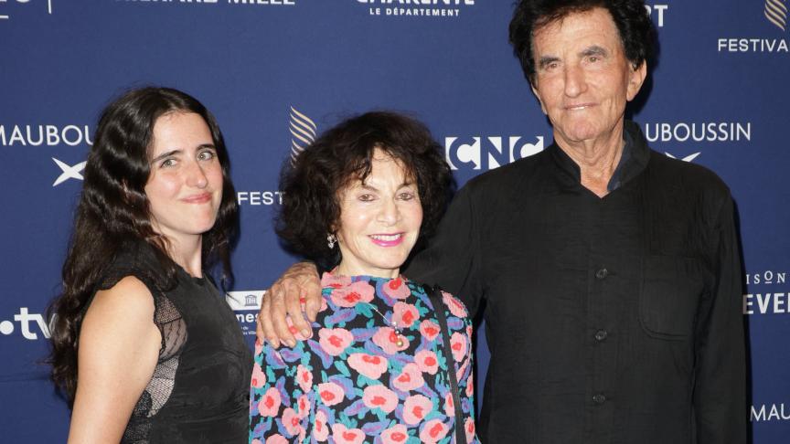 Vas-tu sur ton île ? Pourrais-tu m’y emmener quelques jours ? : ce que révèlent les mails entre Jeffrey Epstein et Caroline Lang