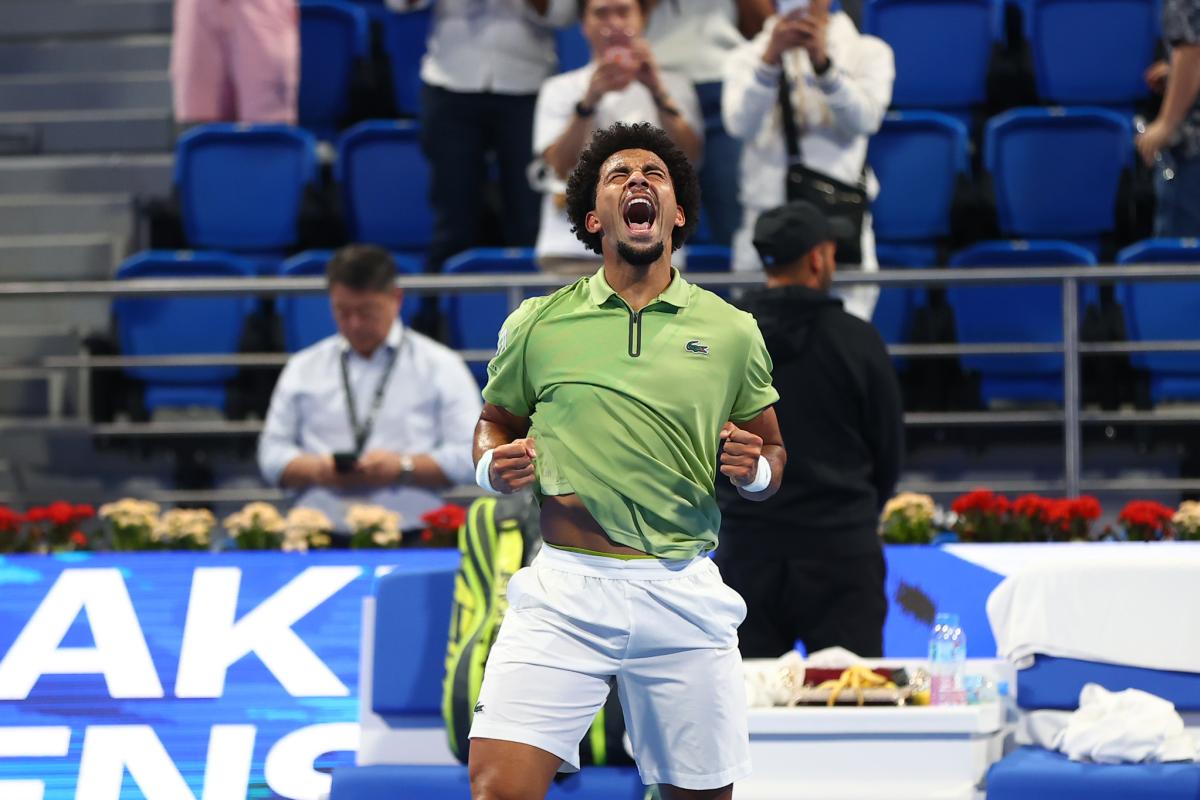 Arthur Fils face à Carlos Alcaraz en finale à Doha : le choc qui peut faire basculer le tennis français