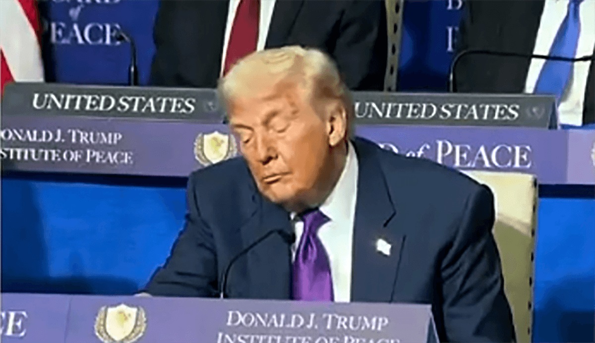 Donald Trump endormi en pleine r&eacute;union&nbsp;: &agrave; 79 ans, cette s&eacute;quence qui relance les interrogations sur sa sant&eacute;