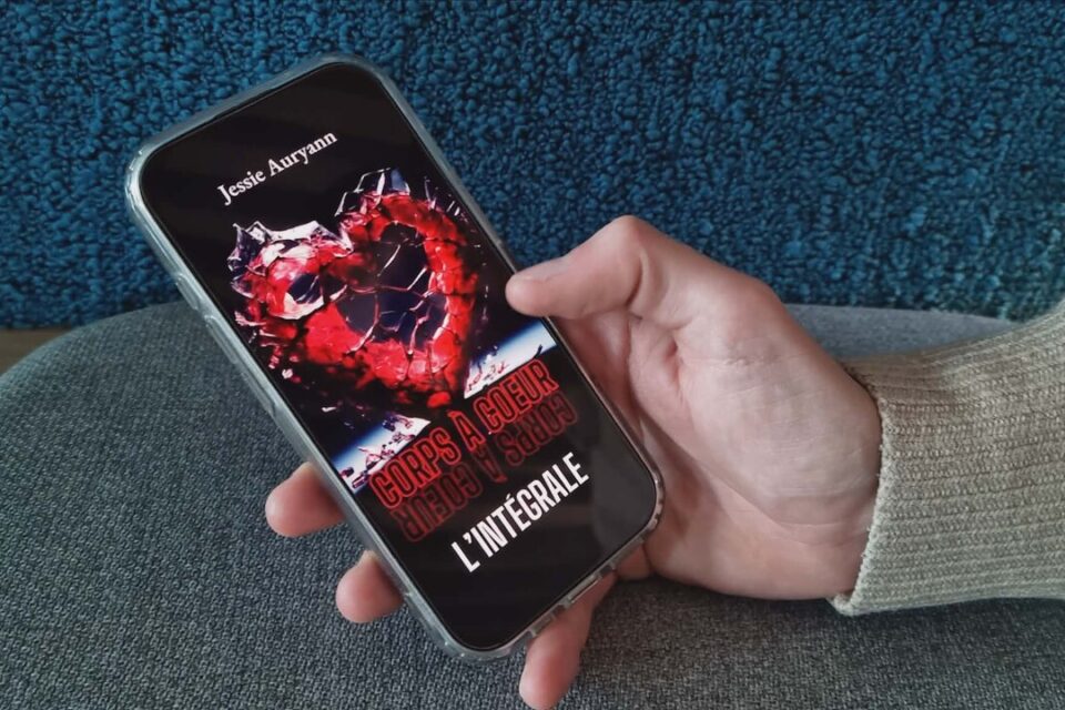 Retir&eacute; d&rsquo;Amazon apr&egrave;s 60 000 signatures&nbsp;: ce roman de dark romance plonge son autrice dans la tourmente judiciaire