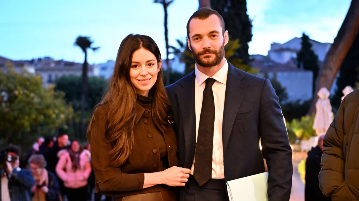 En pleine campagne &eacute;lectorale, Louis Sarkozy cr&eacute;e la surprise avec une apparition de son fils &agrave; Menton qui fait fondre les habitants