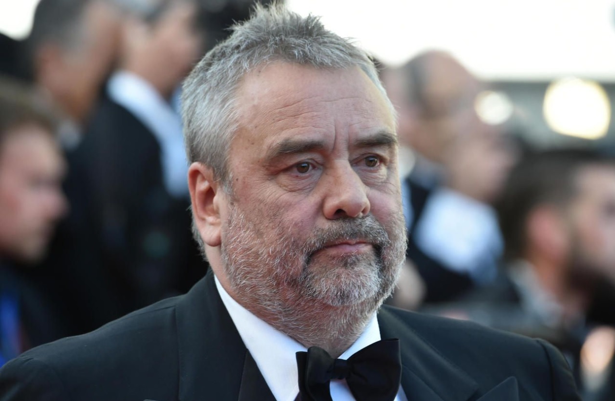 Affaire du cerf abattu chez Luc Besson : l’appel surprise d’un chasseur relance la bataille judiciaire