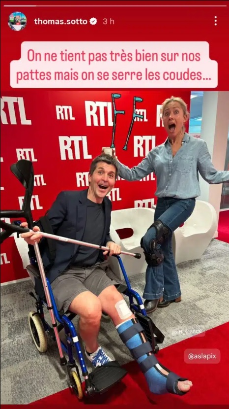 On ne s’y attendait pas : fauteuil roulant, béquilles, le début d’année cauchemardesque de Thomas Sotto et Anne-Sophie Lapix