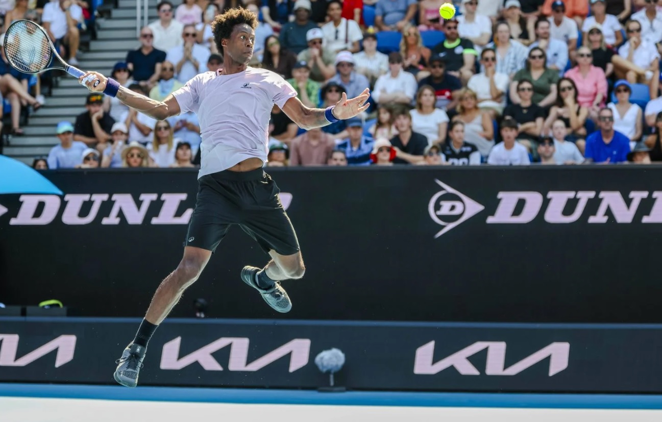 On le disait fini : après huit mois sans victoire, Gaël Monfils frappe un grand coup et bat un record historique