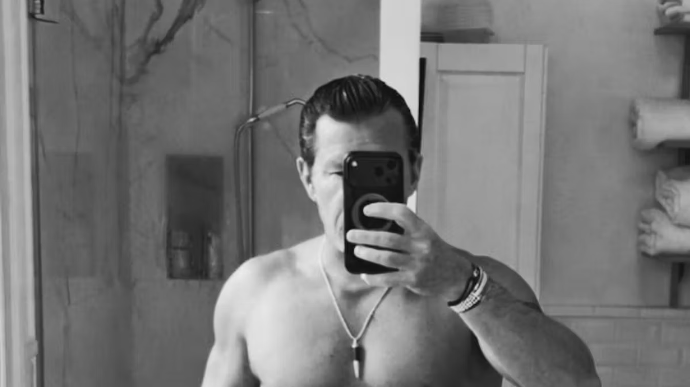 La transformation spectaculaire de Benjamin Castaldi&nbsp;: sa photo torse nu affole les internautes