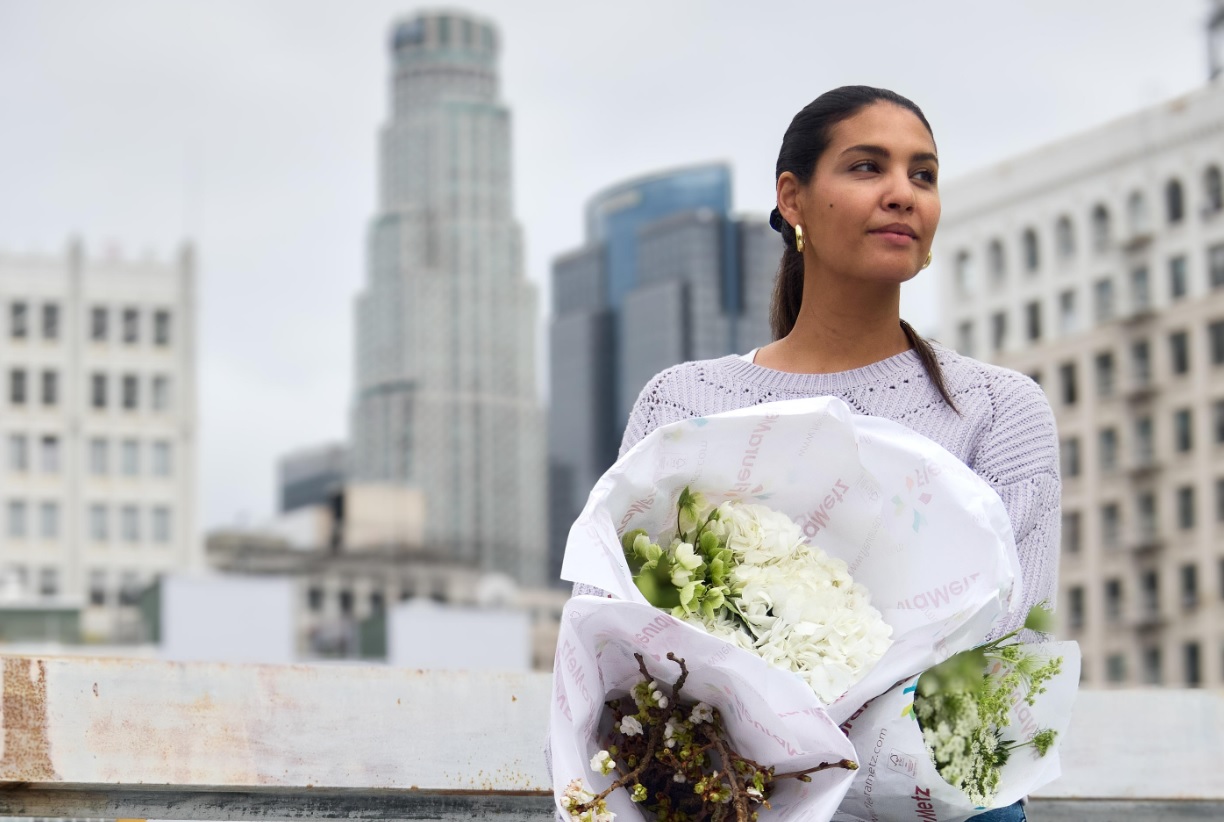 Miss France, entrepreneuse, puis fleuriste à Beverly Hills : la nouvelle vie étonnante de Chloé Mortaud