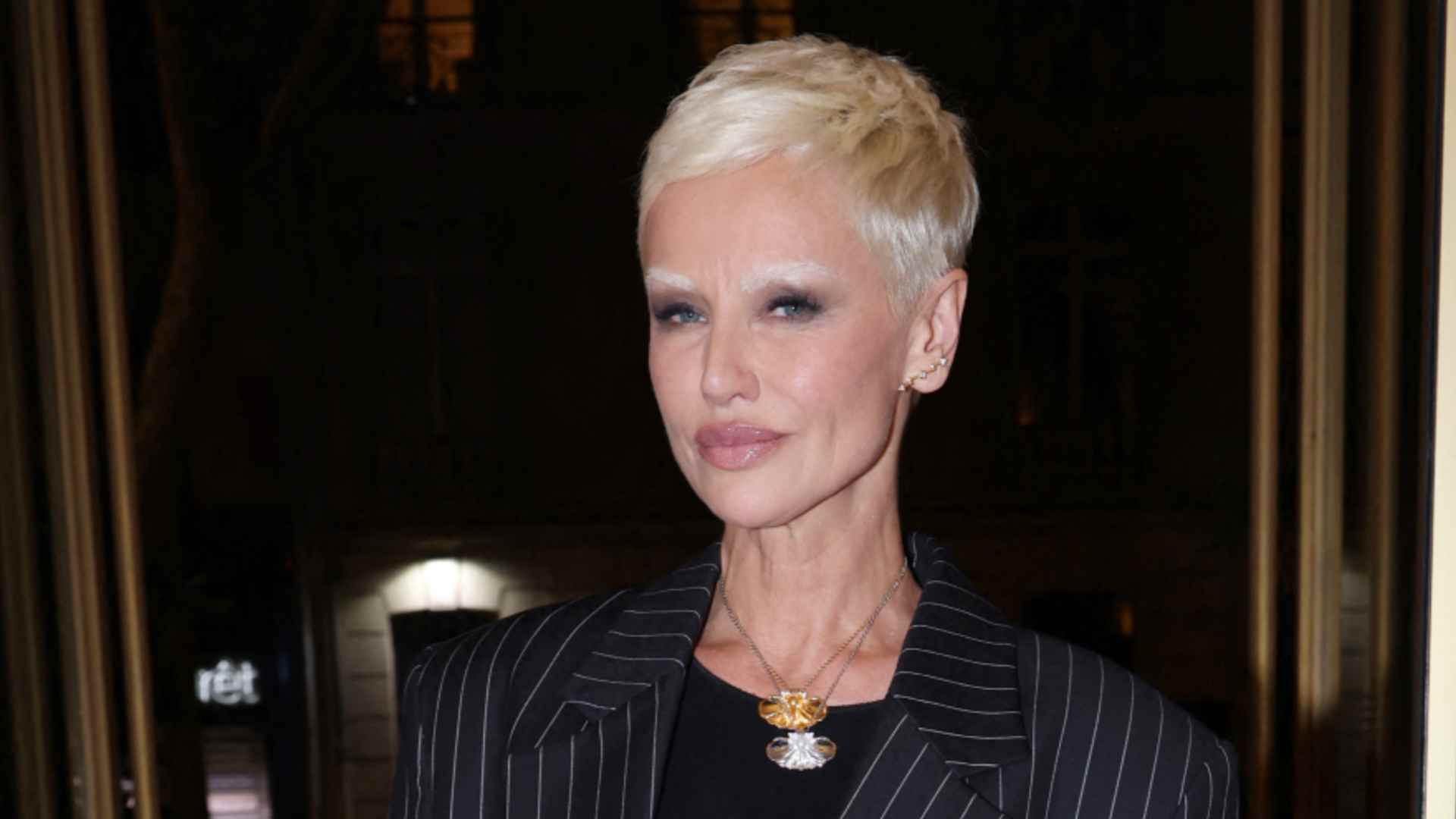 Adriana Karembeu dit adieu &agrave; ses cheveux mythiques&nbsp;: la raison de sa transformation intrigue