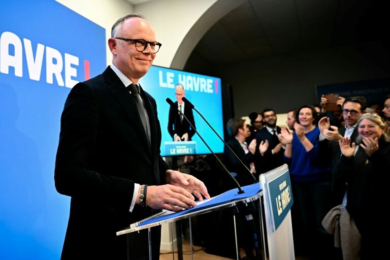 J&rsquo;aborde le second tour avec humilit&eacute;&nbsp;: Edouard Philippe en t&ecirc;te au Havre face au communiste Jean-Paul Lecoq