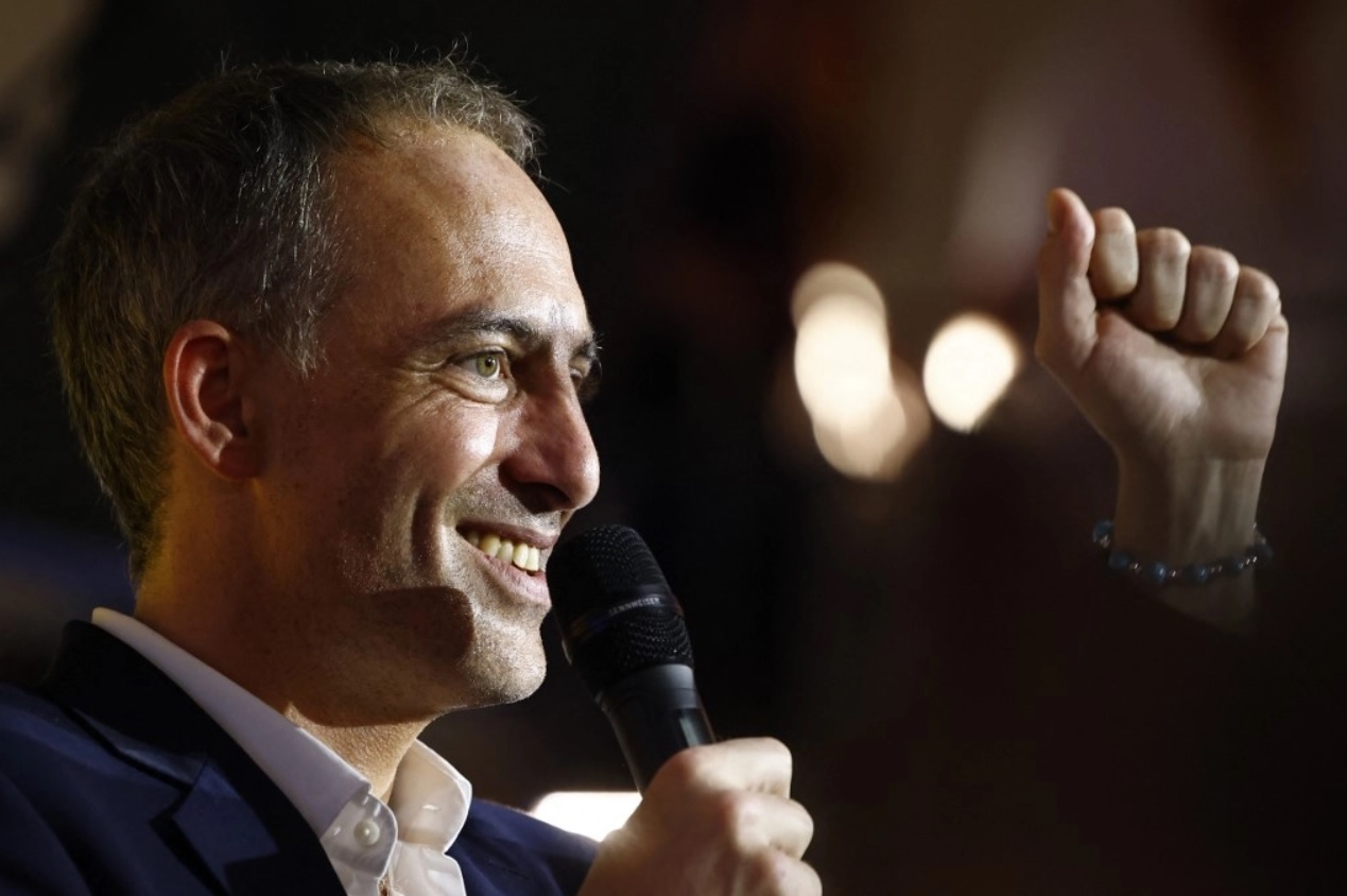 Il n’y aura pas de fusion : Raphaël Glucksmann ferme la porte à La France insoumise et secoue la gauche