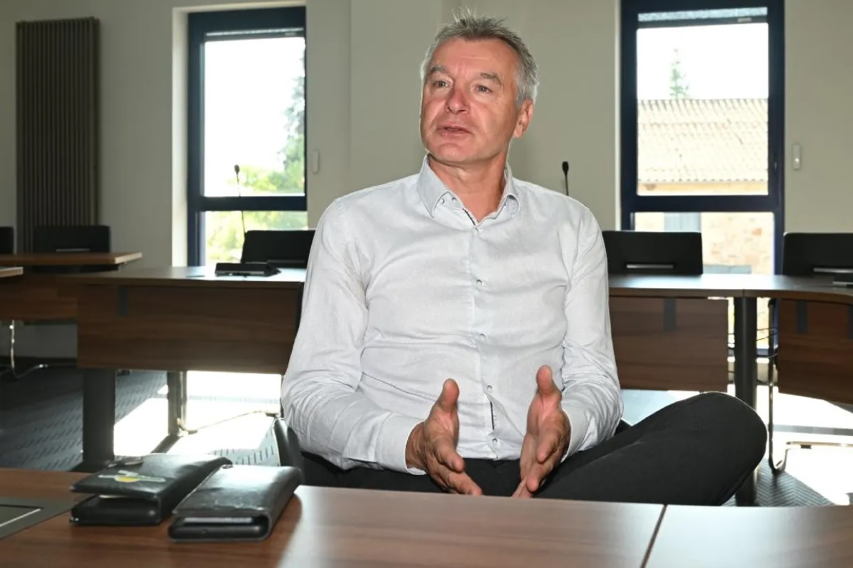 55 voix d&rsquo;&eacute;cart seulement malgr&eacute; une mise en examen pour viols&nbsp;: la r&eacute;&eacute;lection de Philippe Janicot sid&egrave;re Boisseuil