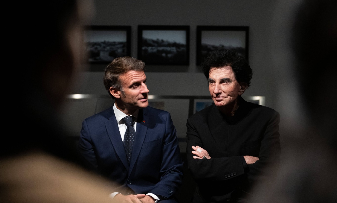 Pourquoi Macron a choisi de saluer Jack Lang malgr&eacute; la pol&eacute;mique&nbsp;: ce d&eacute;tail qui faire toute la diff&eacute;rence