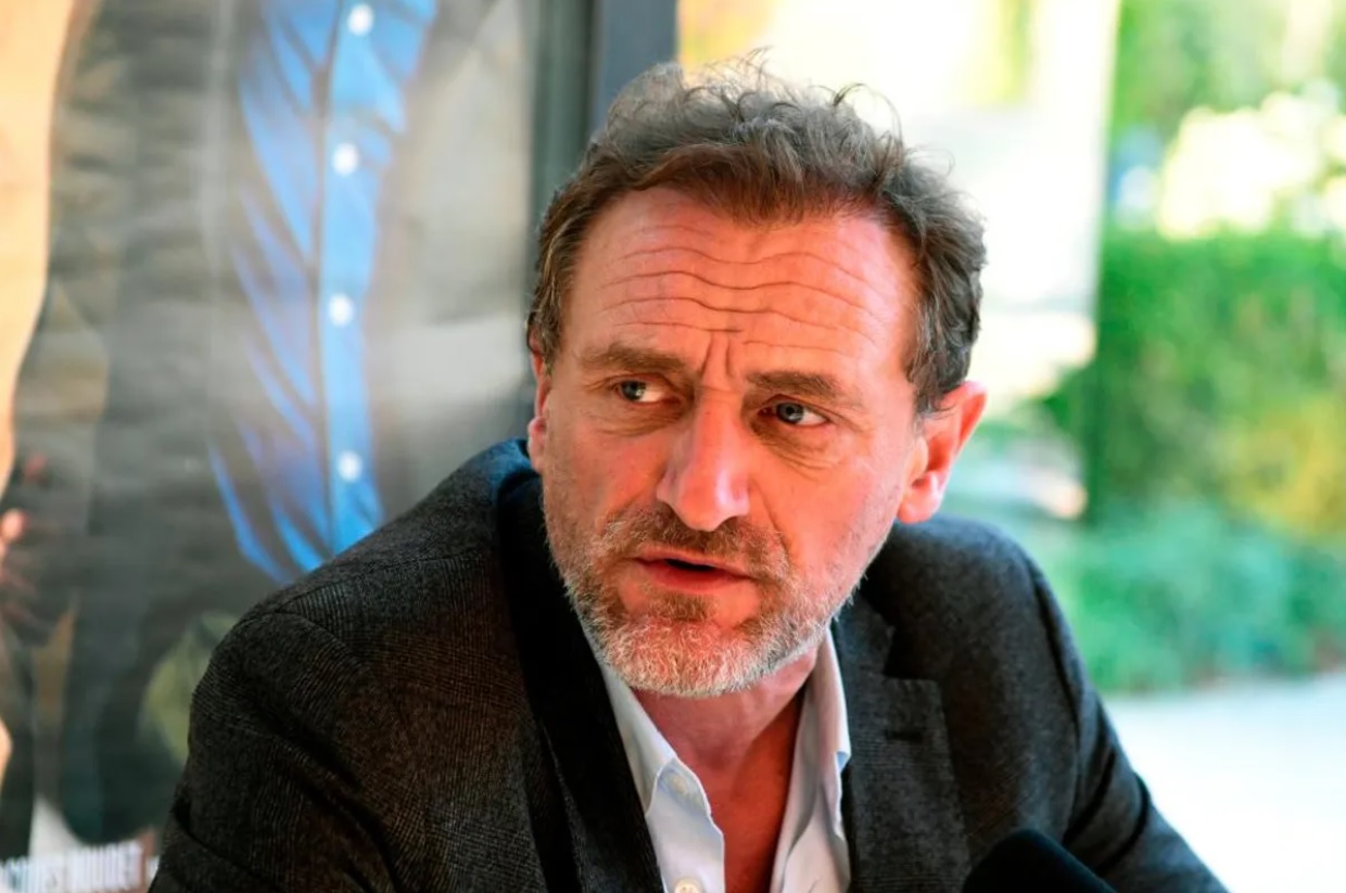 La vidéo de Jean-Paul Rouve en larmes à l’Élysée fait le tour des réseaux : son geste envers Emmanuel Macron intrigue