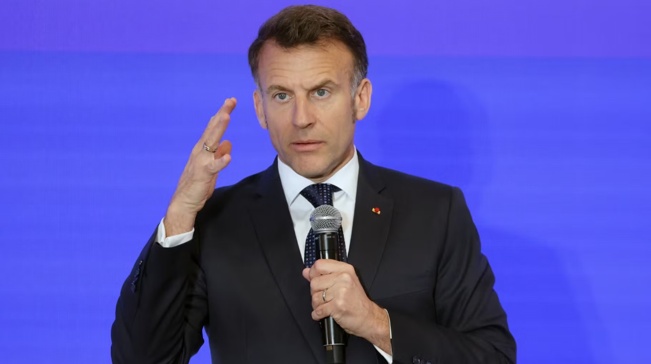 On ne sait pas o&ugrave; ils seront demain&nbsp;: au Japon, Emmanuel Macron l&acirc;che une phrase qui vise clairement Donald Trump