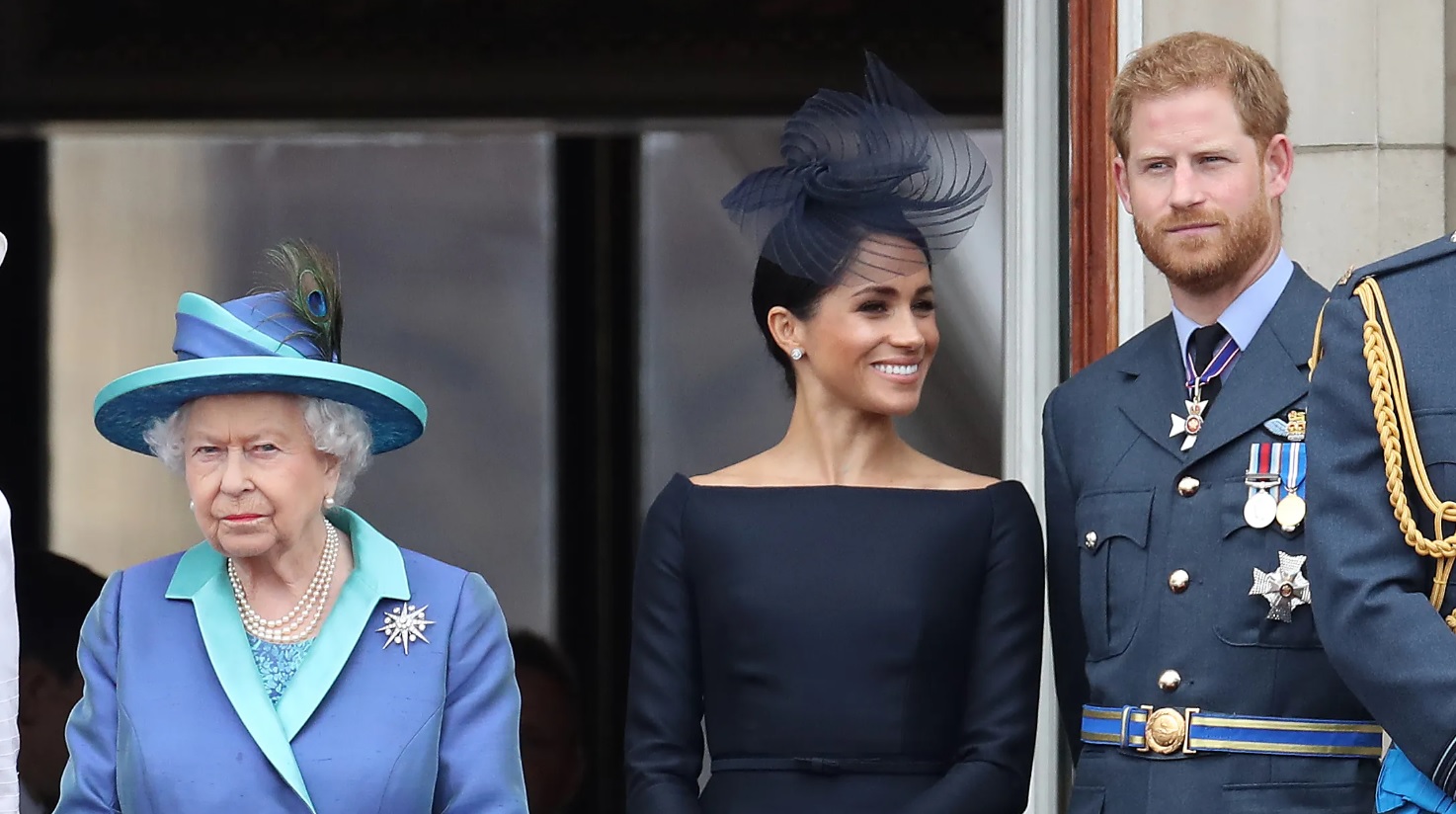 Elle prenait ses pr&eacute;cautions avec lui&nbsp;: ce geste discret d&rsquo;Elizabeth II face au prince Harry fait r&eacute;agir