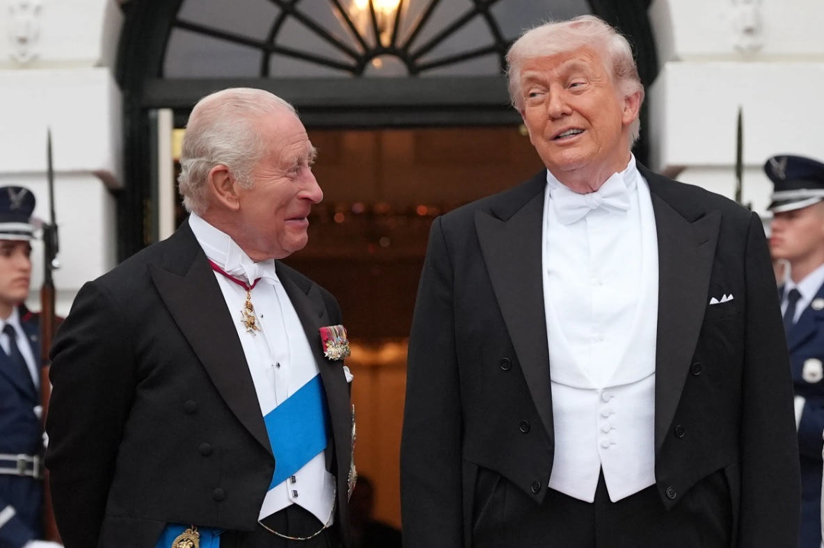 Sans nous vous parleriez fran&ccedil;ais&nbsp;: ce trait d&rsquo;humour inattendu de Charles III face &agrave; Donald Trump qui fait r&eacute;agir &agrave; la Maison-Blanche
