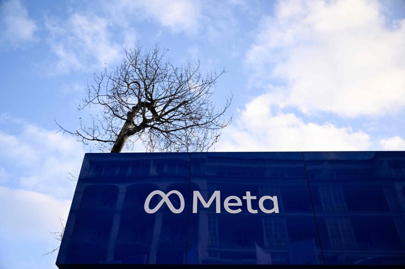 Meta supprime 8000 postes&nbsp;: comment l&rsquo;intelligence artificielle pousse Zuckerberg &agrave; r&eacute;duire ses &eacute;quipes