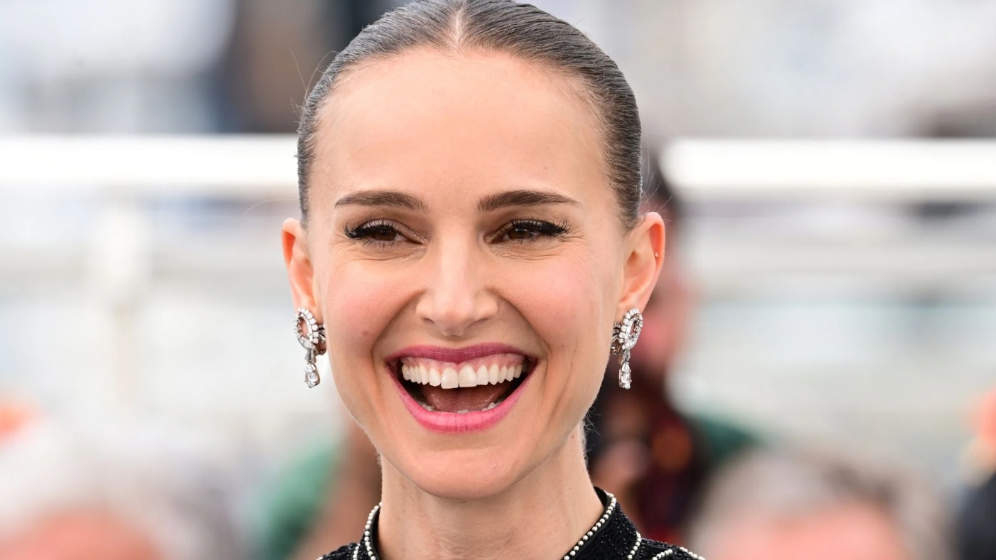 C&rsquo;est si beau mais aussi si compliqu&eacute;&nbsp;: la confession de Natalie Portman sur sa grossesse &agrave; 44 ans fait r&eacute;agir