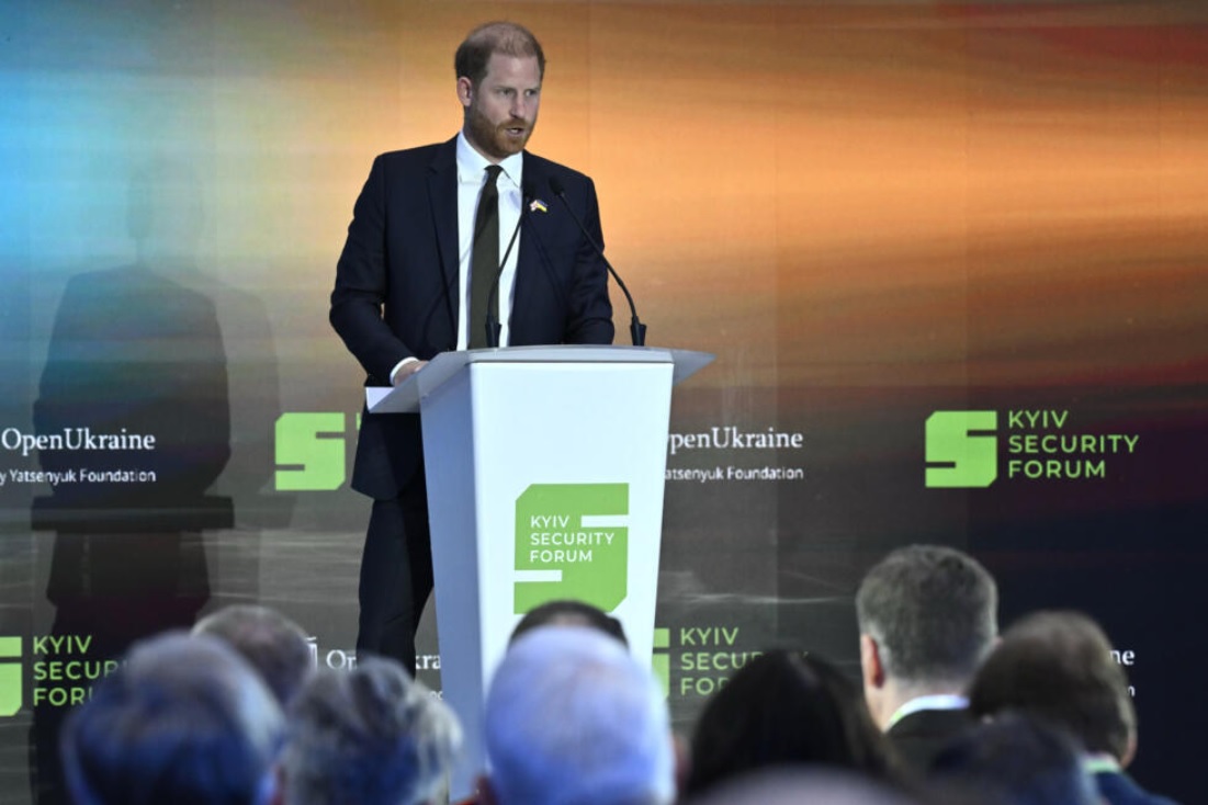 Le monde vous respecte&nbsp;: le message du prince Harry en Ukraine qui ne passe pas inaper&ccedil;u