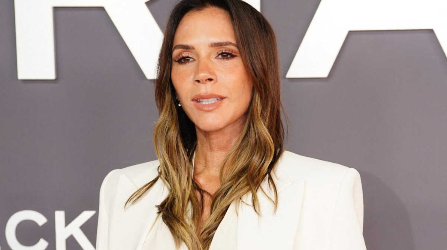 Pas de r&eacute;conciliation&nbsp;: Brooklyn Beckham ferme la porte &agrave; ses parents, la r&eacute;action de Victoria intrigue encore plus