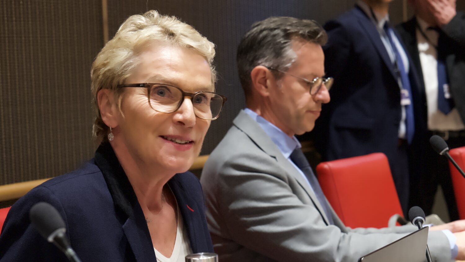 Salaire, cartes bancaires, Covid&hellip; &Eacute;lise Lucet dit tout et assume ses 40 ans &agrave; France T&eacute;l&eacute;visions