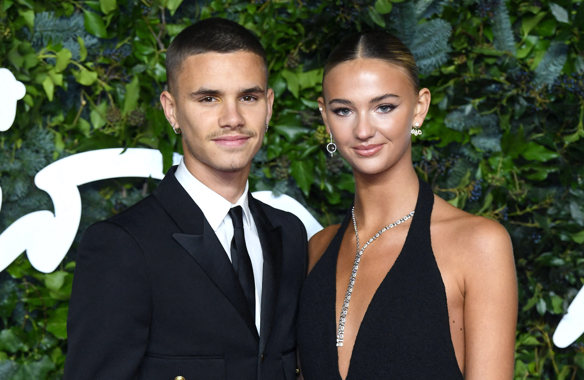 En pleine guerre avec Brooklyn Beckham, Romeo Beckham affiche un tatouage qui en dit long