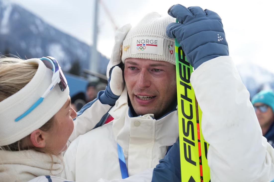 JO 2026&nbsp;: Sturla Holm Laegreid en larmes apr&egrave;s sa m&eacute;daille, pourquoi son incroyable confession sur son infid&eacute;lit&eacute; a boulevers&eacute; le public