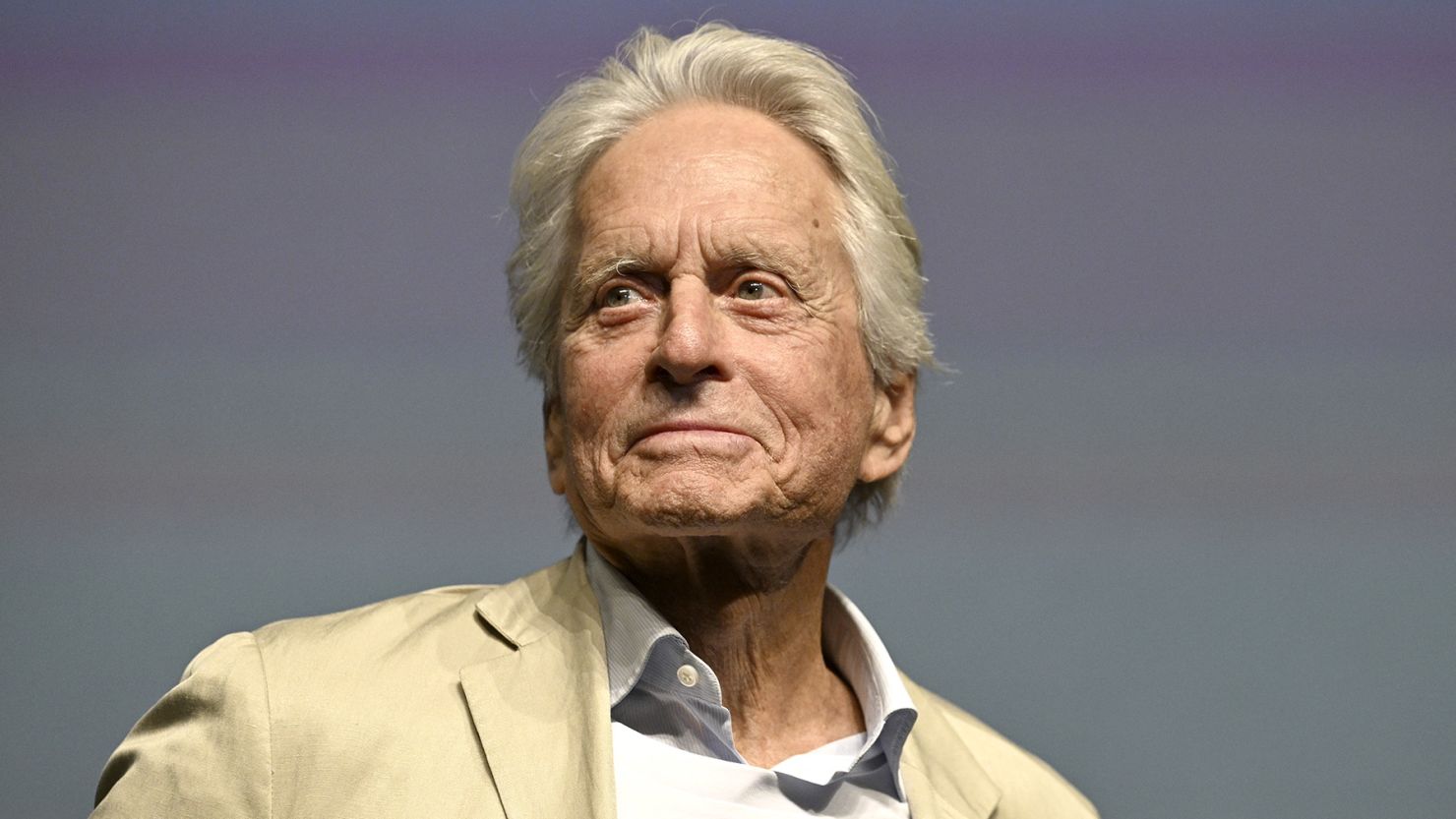 Michael Douglas raconte comment Oliver Stone l&rsquo;a pouss&eacute; &agrave; bout pour Wall Street