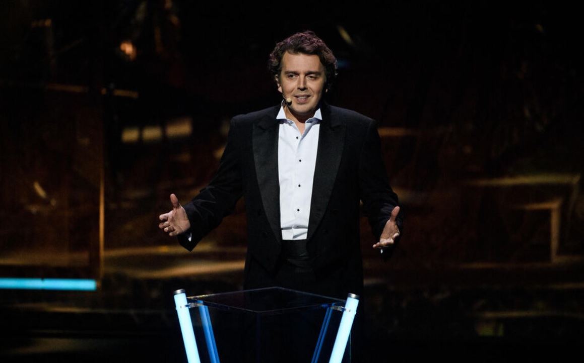 Catherine P&eacute;gard accueillie aux Moli&egrave;res par une blague tr&egrave;s piquante d'Alex Vizorek