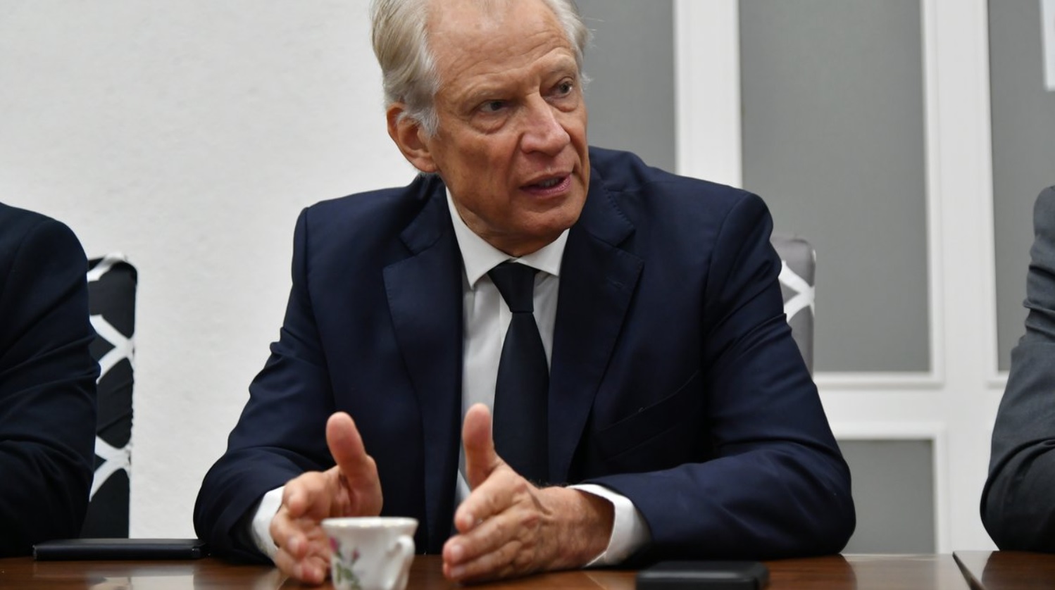 Statuettes rendues par Dominique de Villepin&nbsp;: le r&ocirc;le pr&eacute;cis de Robert Bourgi dans la pol&eacute;mique
