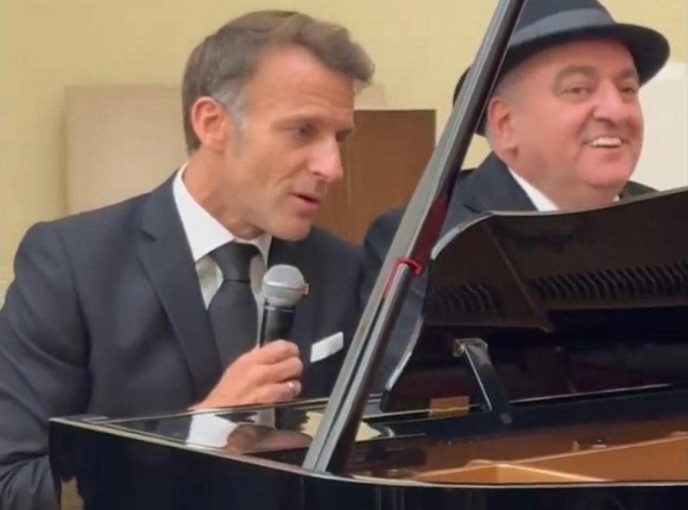 Vid&eacute;o&nbsp;: Emmanuel Macron chante La Boh&egrave;me en Arm&eacute;nie, voil&agrave; pourquoi ce moment inattendu cache un symbole tr&egrave;s fort