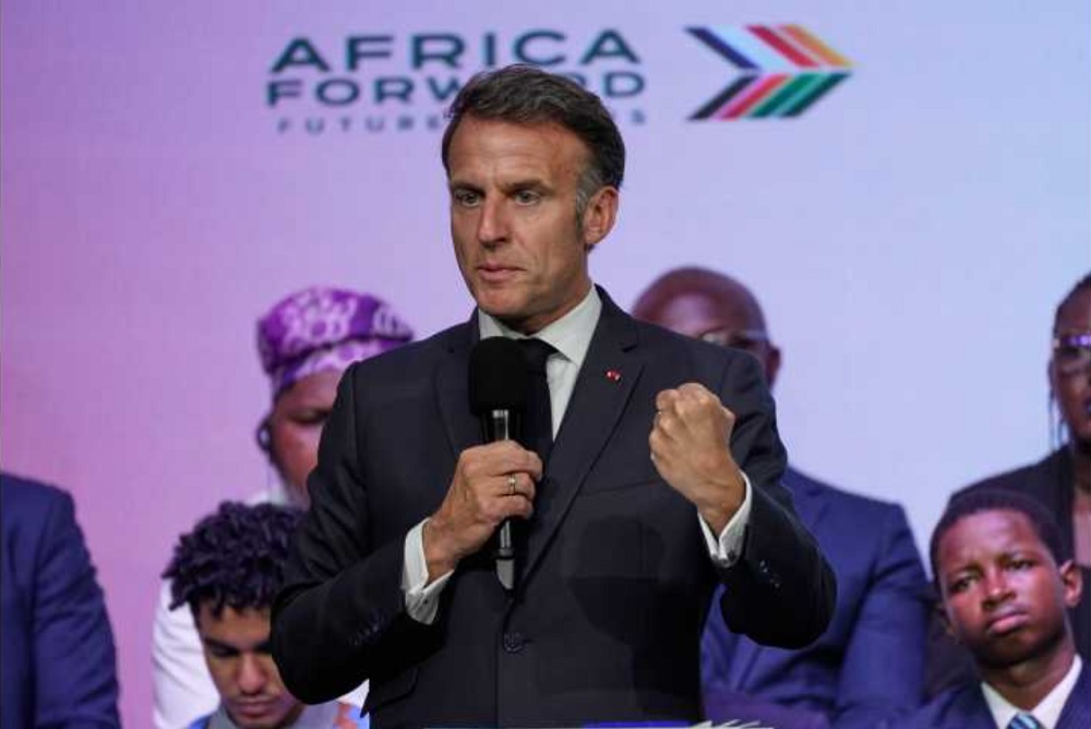 Vid&eacute;o d&rsquo;Emmanuel Macron au Kenya&nbsp;: pourquoi quelques secondes ont suffi &agrave; enflammer les r&eacute;seaux
