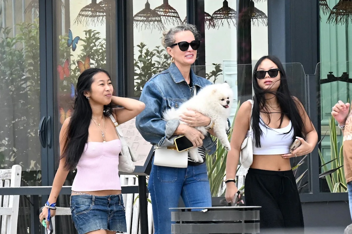 Laeticia Hallyday&nbsp;: o&ugrave; vit-elle aujourd&rsquo;hui avec Jade et Joy apr&egrave;s l&rsquo;incendie de sa maison&nbsp;?