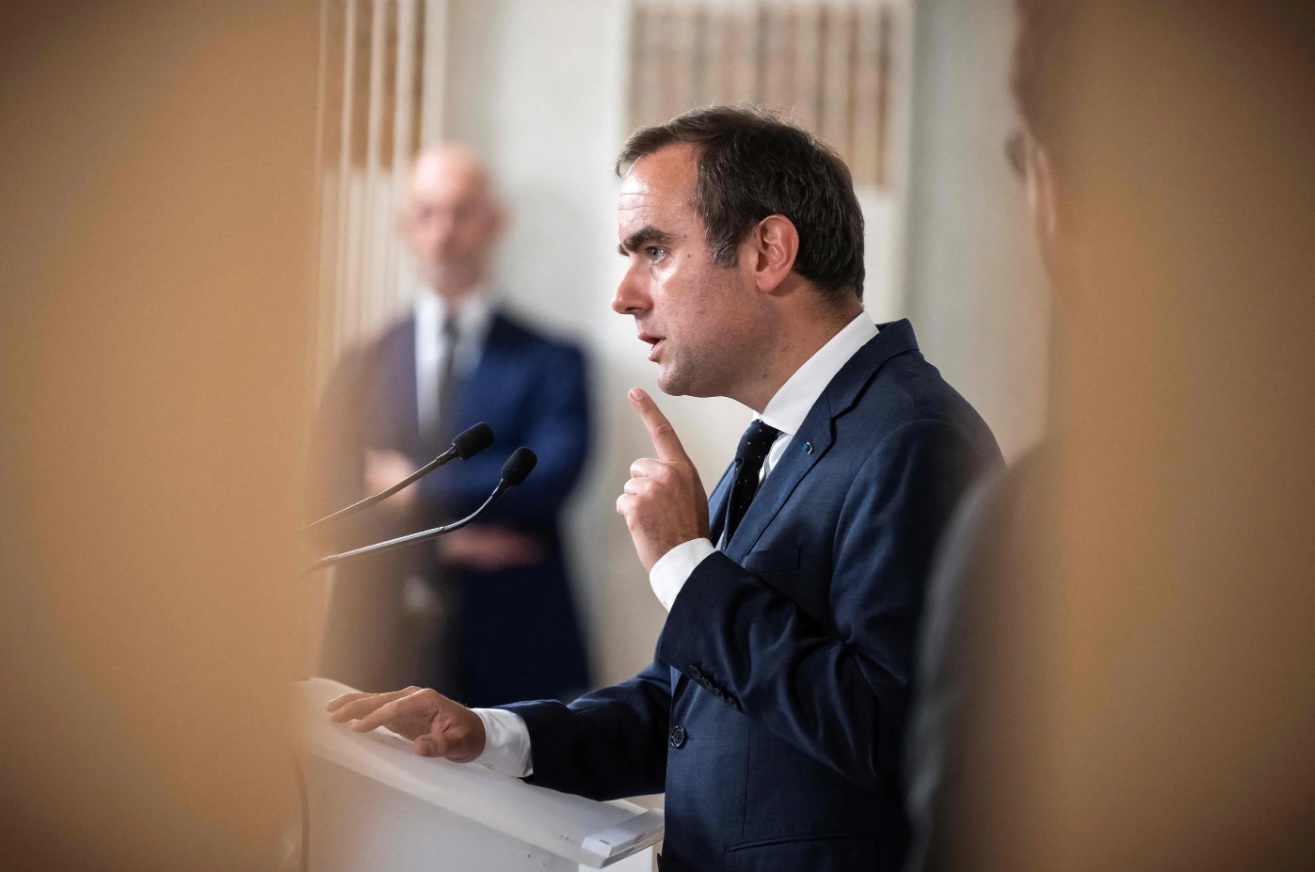 Stock de masques de minimum trois mois en France&nbsp;: pourquoi l&rsquo;annonce de Matignon ravive le souvenir du Covid