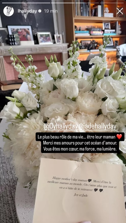 Laeticia Hallyday boulevers&eacute;e&nbsp;: ce cadeau de Jade et Joy qui l&rsquo;a profond&eacute;ment touch&eacute;e