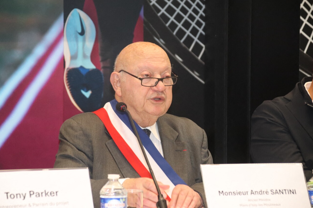 Andr&eacute; Santini ministre, d&eacute;put&eacute;, maire&nbsp;: le parcours d&rsquo;une figure politique &agrave; part